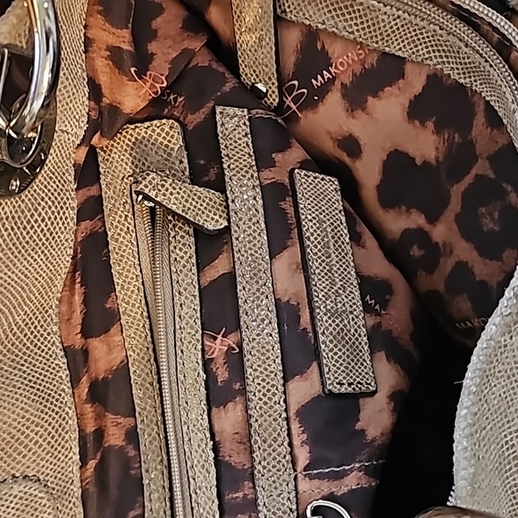 B. Makowsky Tan Shimmer Boho Bag - Picture 4 of 7